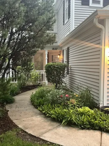 1827 Pebble Beach Circle Elk Grove Village IL 60007