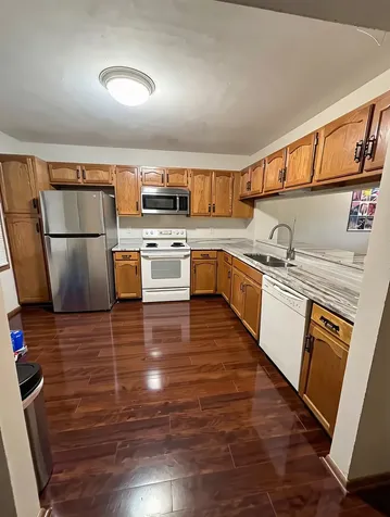 1827 Pebble Beach Circle Elk Grove Village IL 60007