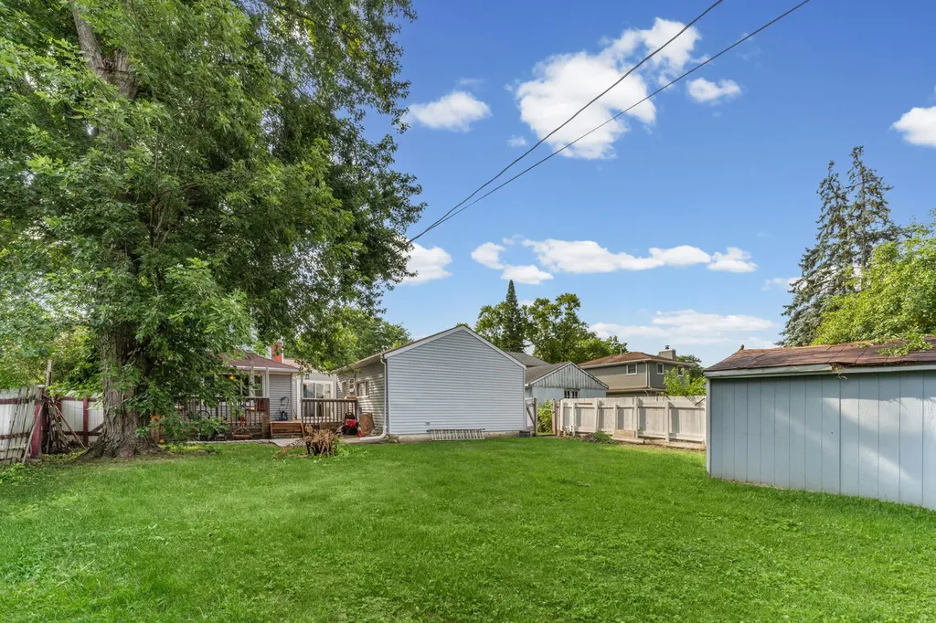 2205 Bluebird Lane Rolling Meadows IL 60008