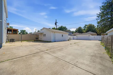 446 Rice Avenue Bellwood IL 60104