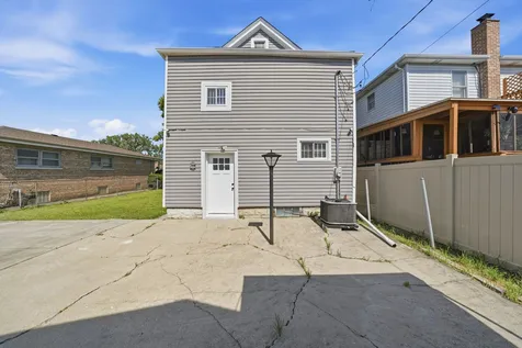 446 Rice Avenue Bellwood IL 60104