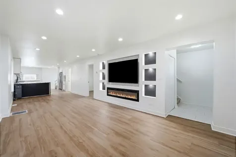 446 Rice Avenue Bellwood IL 60104