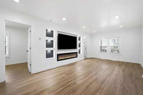 446 Rice Avenue Bellwood IL 60104