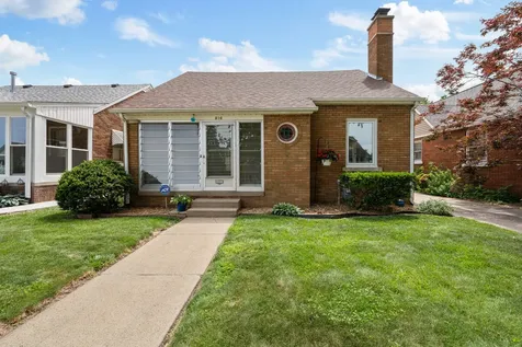 516 21ST Avenue Moline IL 61265