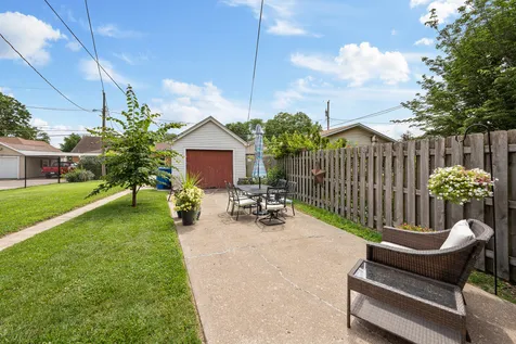 516 21ST Avenue Moline IL 61265