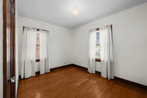 516 21ST Avenue Moline IL 61265