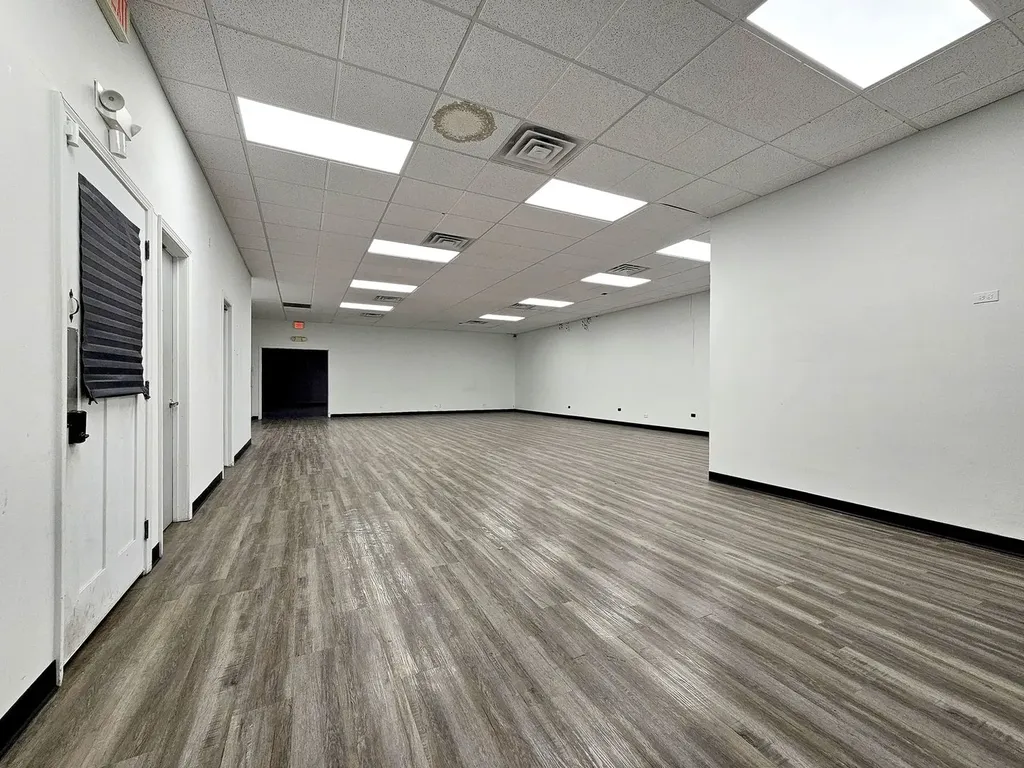1232 Remington Road Schaumburg IL 60173