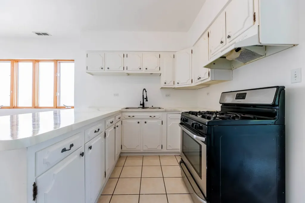 12758 Wood Street Blue Island IL 60406