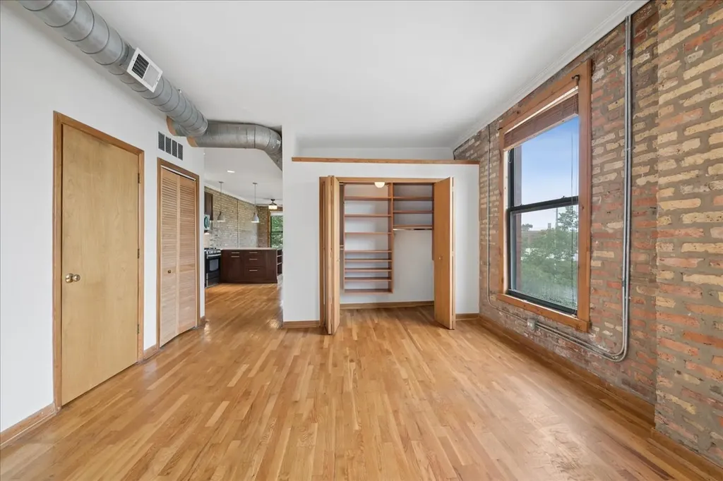 439 North Leavitt Street Chicago IL 60612