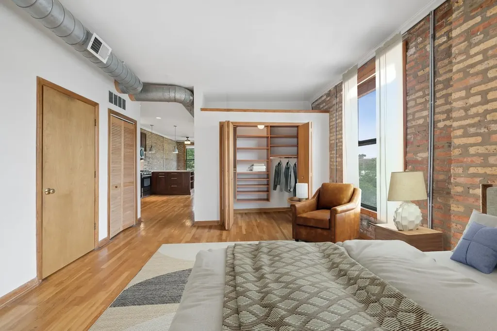 439 North Leavitt Street Chicago IL 60612