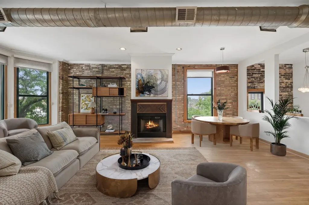 439 North Leavitt Street Chicago IL 60612