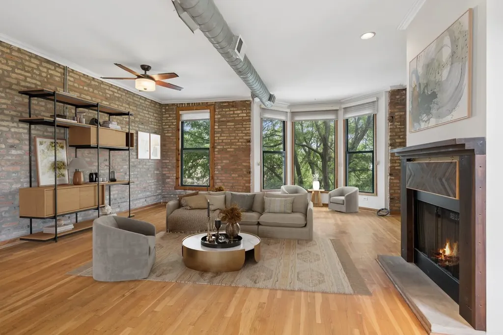 439 North Leavitt Street Chicago IL 60612