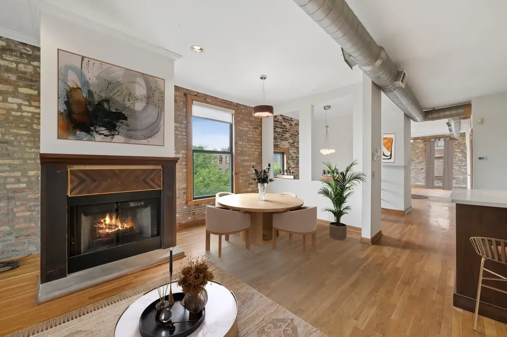 439 North Leavitt Street Chicago IL 60612