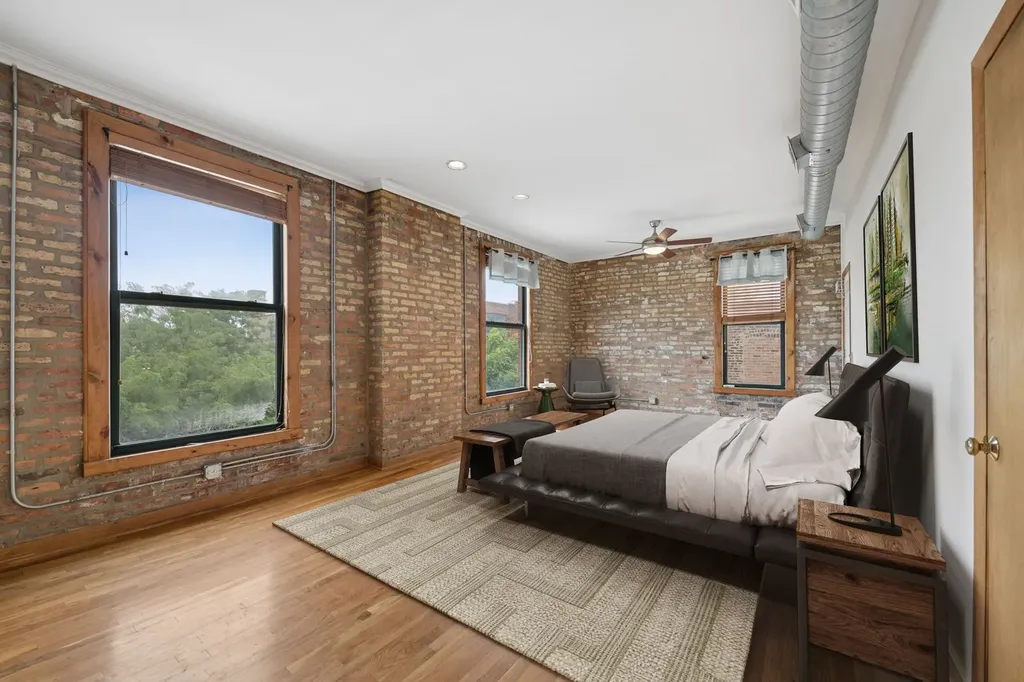 439 North Leavitt Street Chicago IL 60612