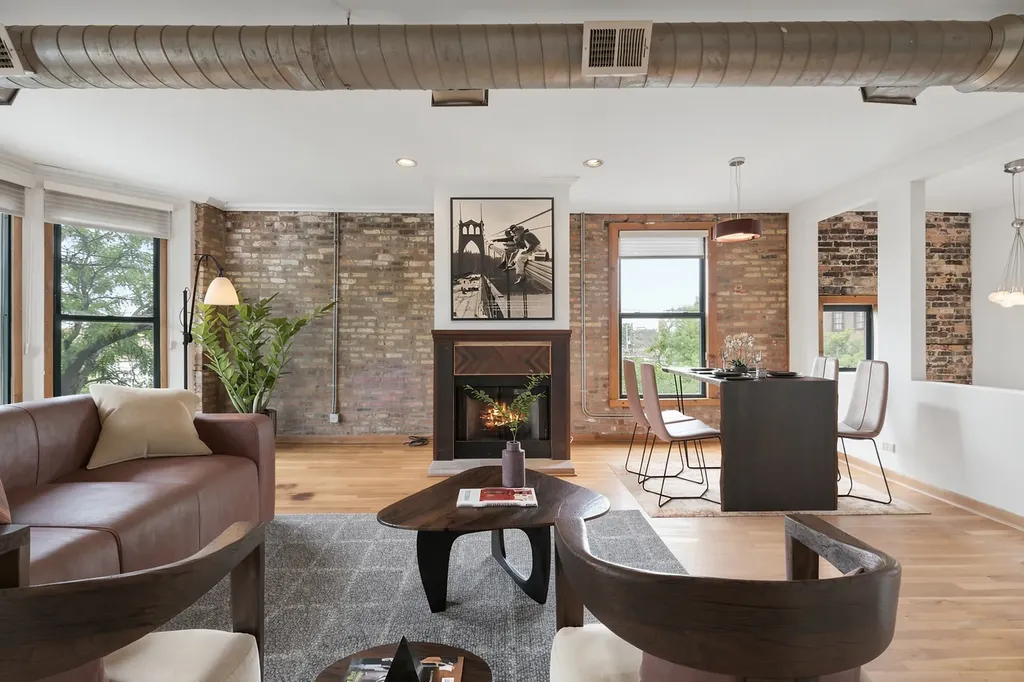 439 North Leavitt Street Chicago IL 60612