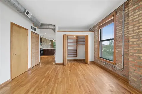 439 North Leavitt Street Chicago IL 60612