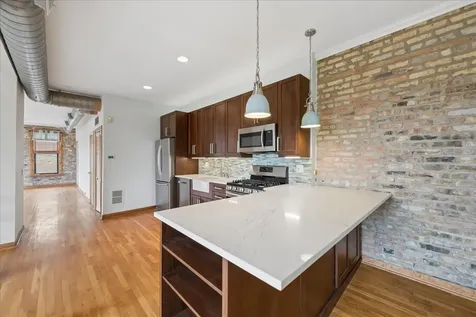 439 North Leavitt Street Chicago IL 60612
