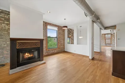439 North Leavitt Street Chicago IL 60612
