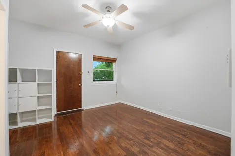 1030 West Byron Street Chicago IL 60613