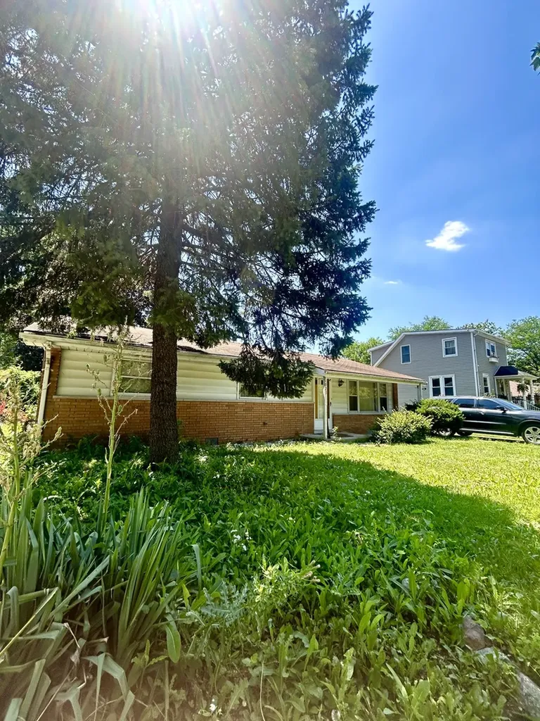 5023 West 81st Street Burbank IL 60459