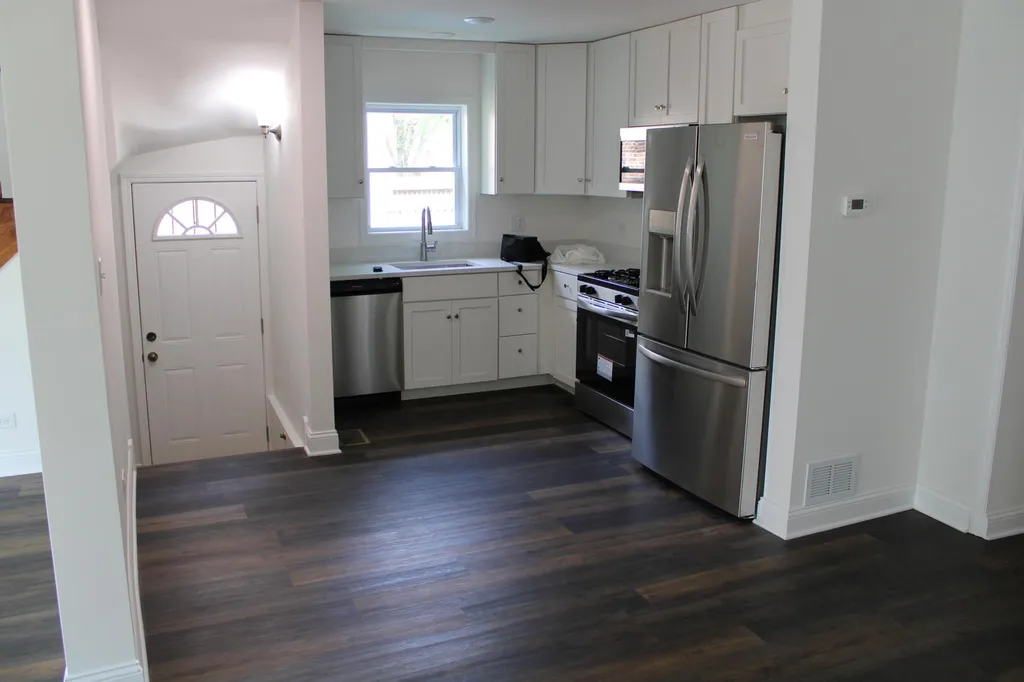 1052 West 111th Place Chicago IL 60643