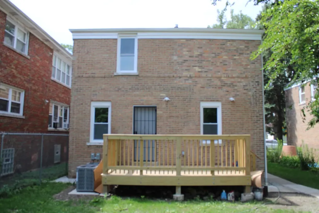 1052 West 111th Place Chicago IL 60643