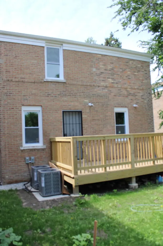 1052 West 111th Place Chicago IL 60643