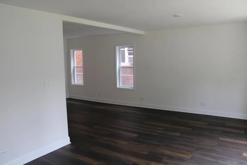 1052 West 111th Place Chicago IL 60643