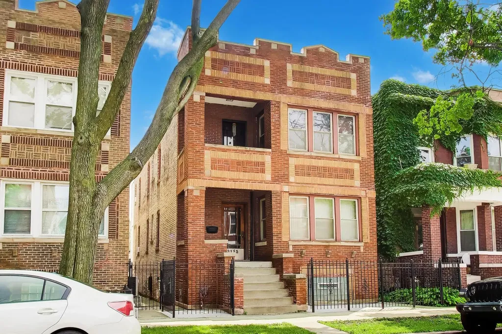 3135 South Lowe Avenue Chicago IL 60616