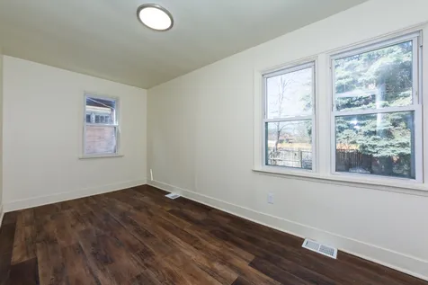 56 West 76th Street Chicago IL 60620