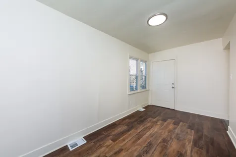 56 West 76th Street Chicago IL 60620