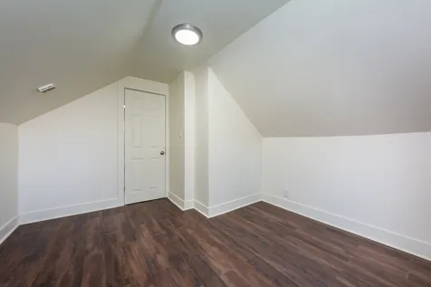 56 West 76th Street Chicago IL 60620