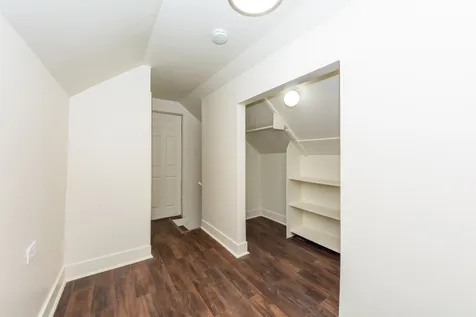 56 West 76th Street Chicago IL 60620