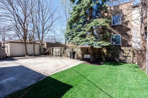 56 West 76th Street Chicago IL 60620