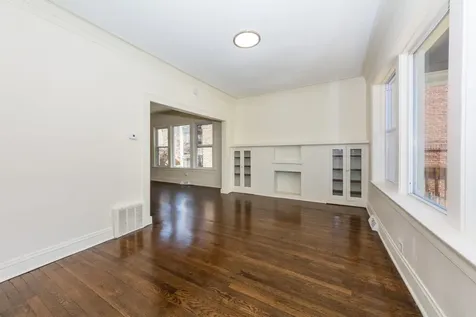 56 West 76th Street Chicago IL 60620