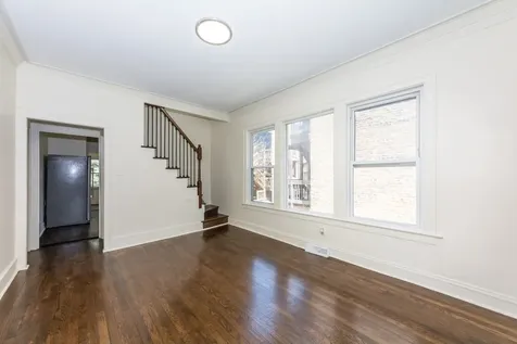 56 West 76th Street Chicago IL 60620