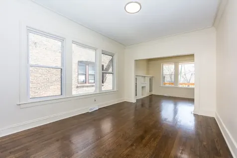 56 West 76th Street Chicago IL 60620