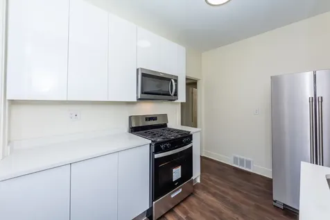 56 West 76th Street Chicago IL 60620