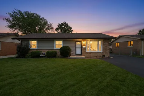 13111 Fairway Drive Crestwood IL 60418