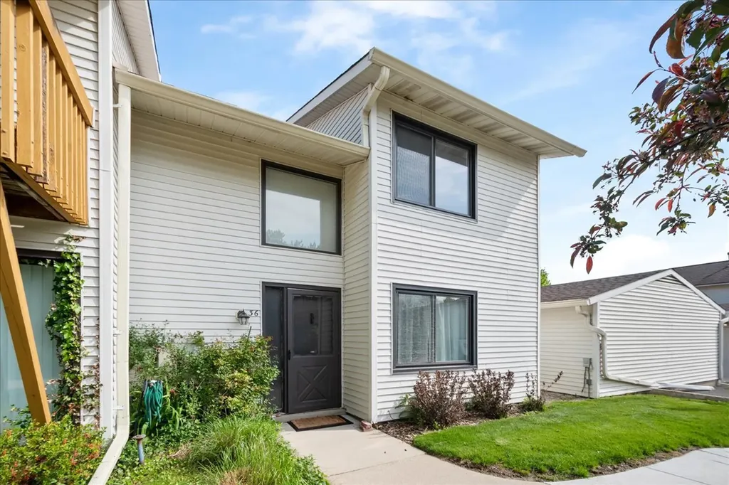 36 Constitution Court Vernon Hills IL 60061