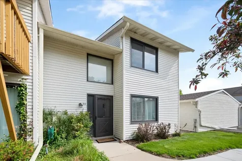 36 Constitution Court Vernon Hills IL 60061