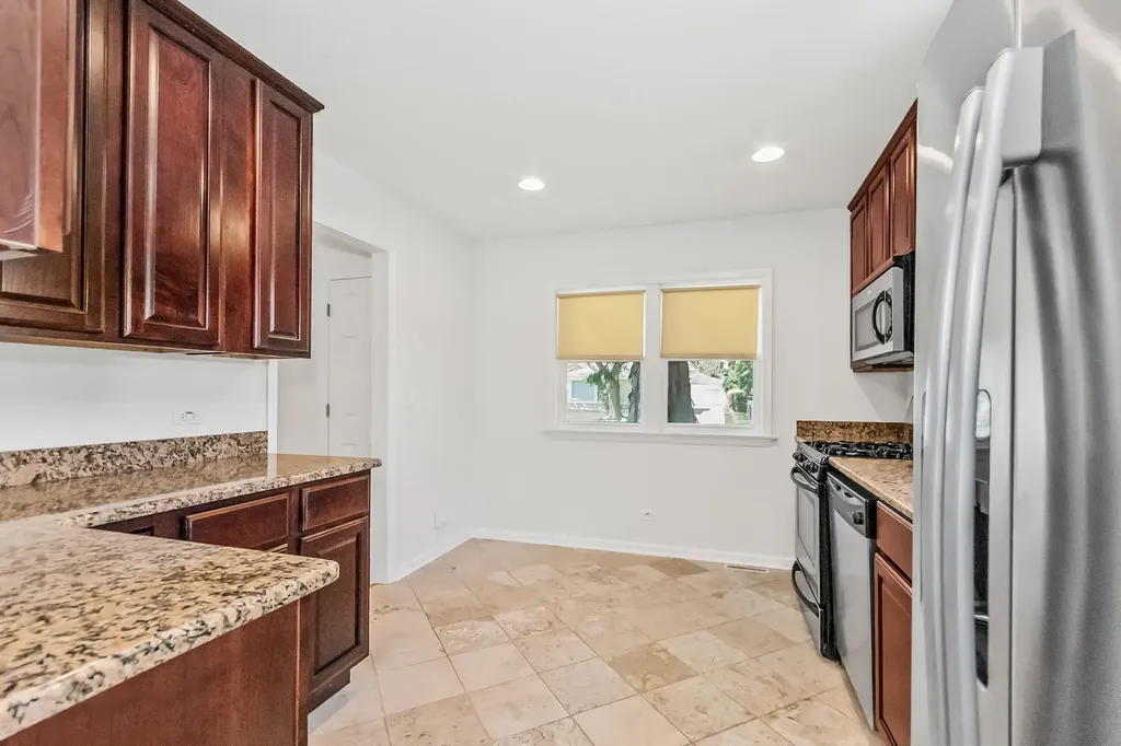 232 Thelin Court Wilmette IL 60091