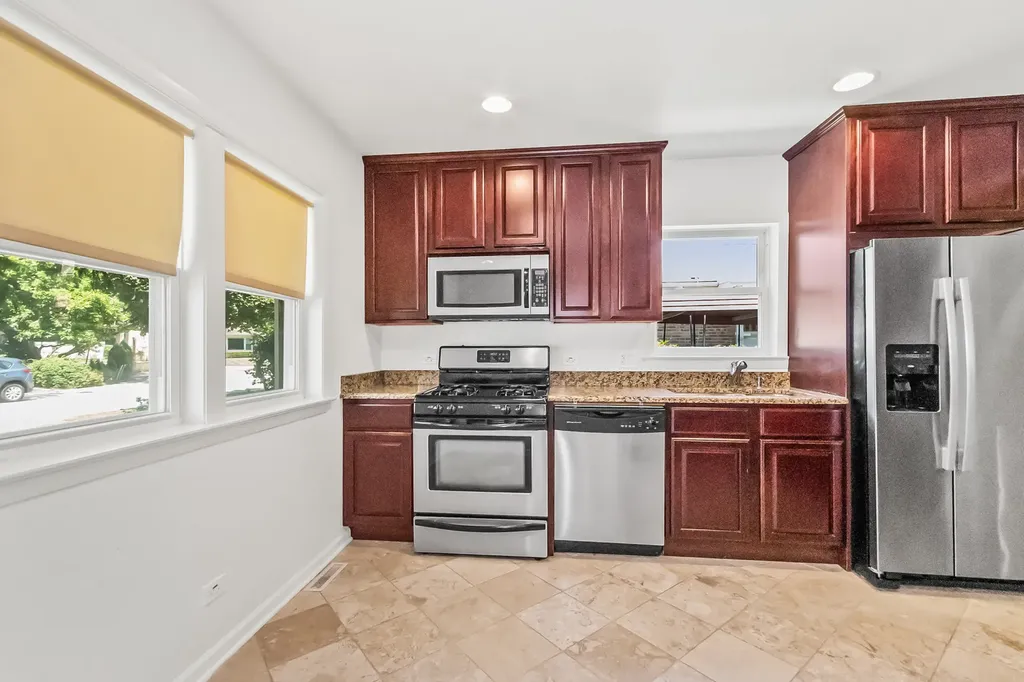 232 Thelin Court Wilmette IL 60091