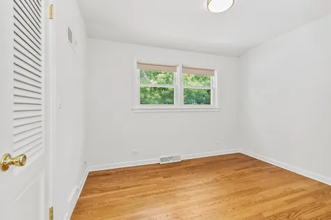 232 Thelin Court Wilmette IL 60091