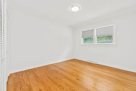 232 Thelin Court Wilmette IL 60091