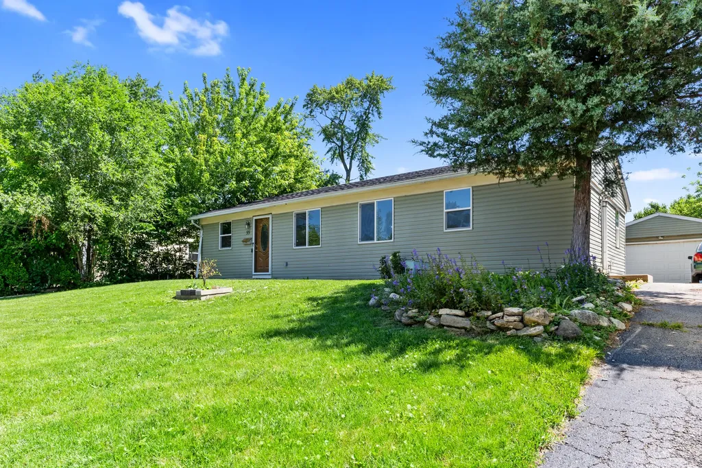 55 Alameda Drive Carpentersville IL 60110
