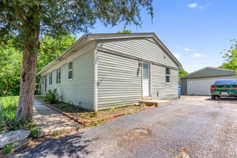 55 Alameda Drive Carpentersville IL 60110