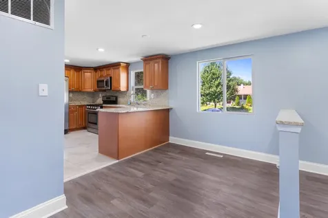 55 Alameda Drive Carpentersville IL 60110