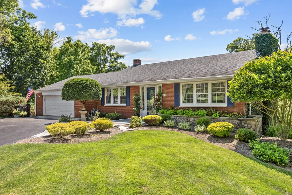 264 Biltmore Drive North Barrington IL 60010