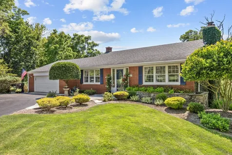 264 Biltmore Drive North Barrington IL 60010
